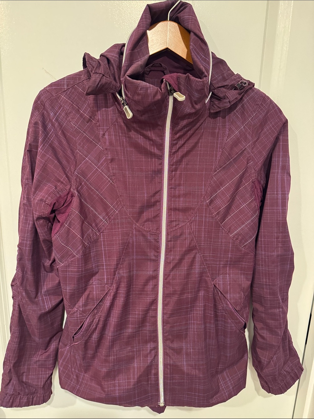 lululemon athletica Women's Plum Hooded run hustle jacket